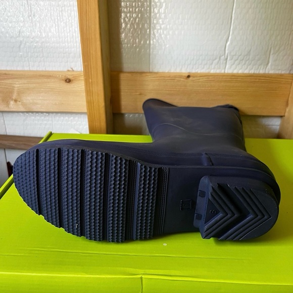 New! Women’s Gator Waders Rain Boots in Navy - Picture 3 of 7